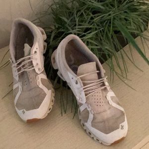 ON Sneakers *taking offers*